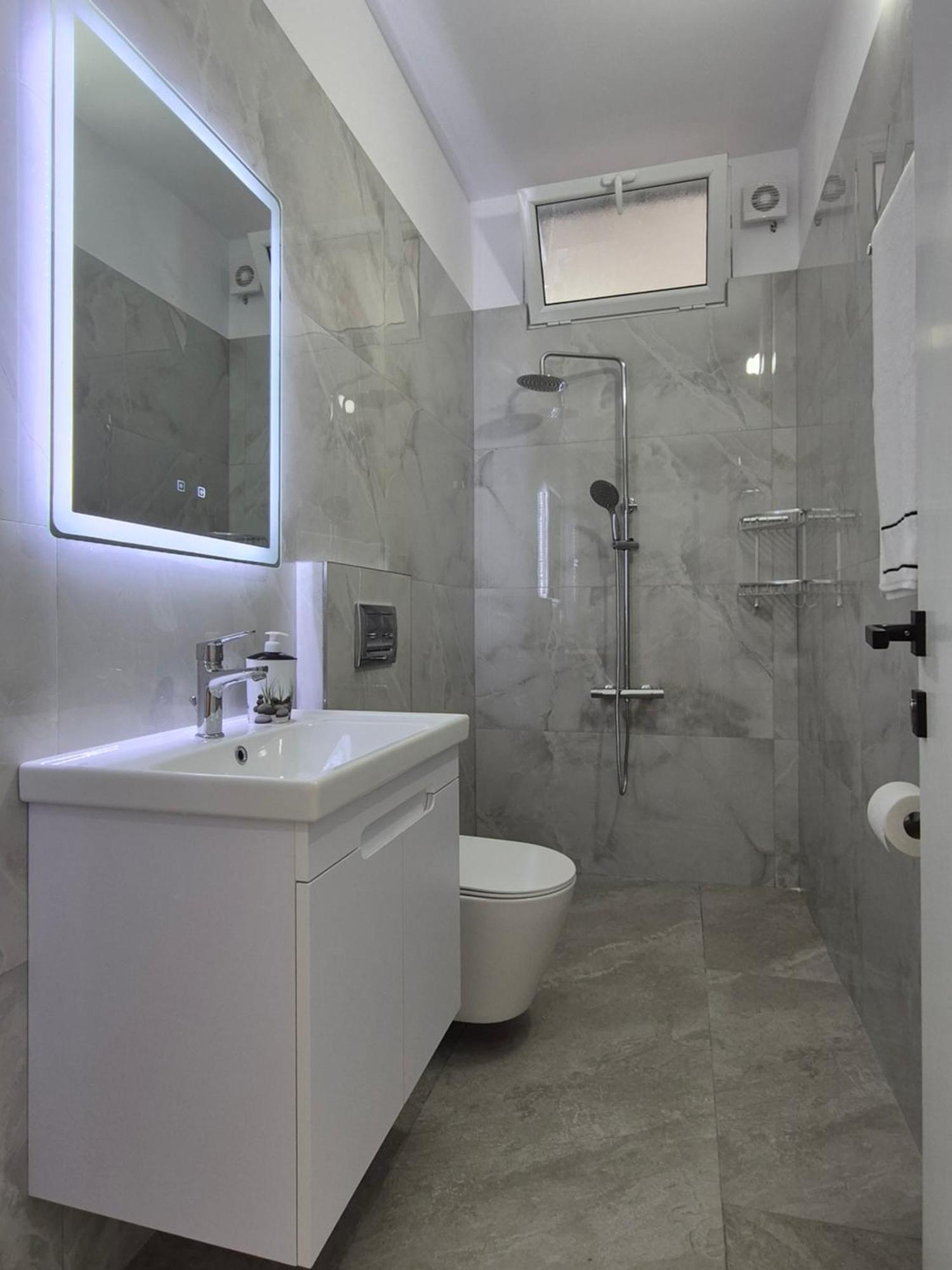 Vila Roxhest Sarandë 外观 照片