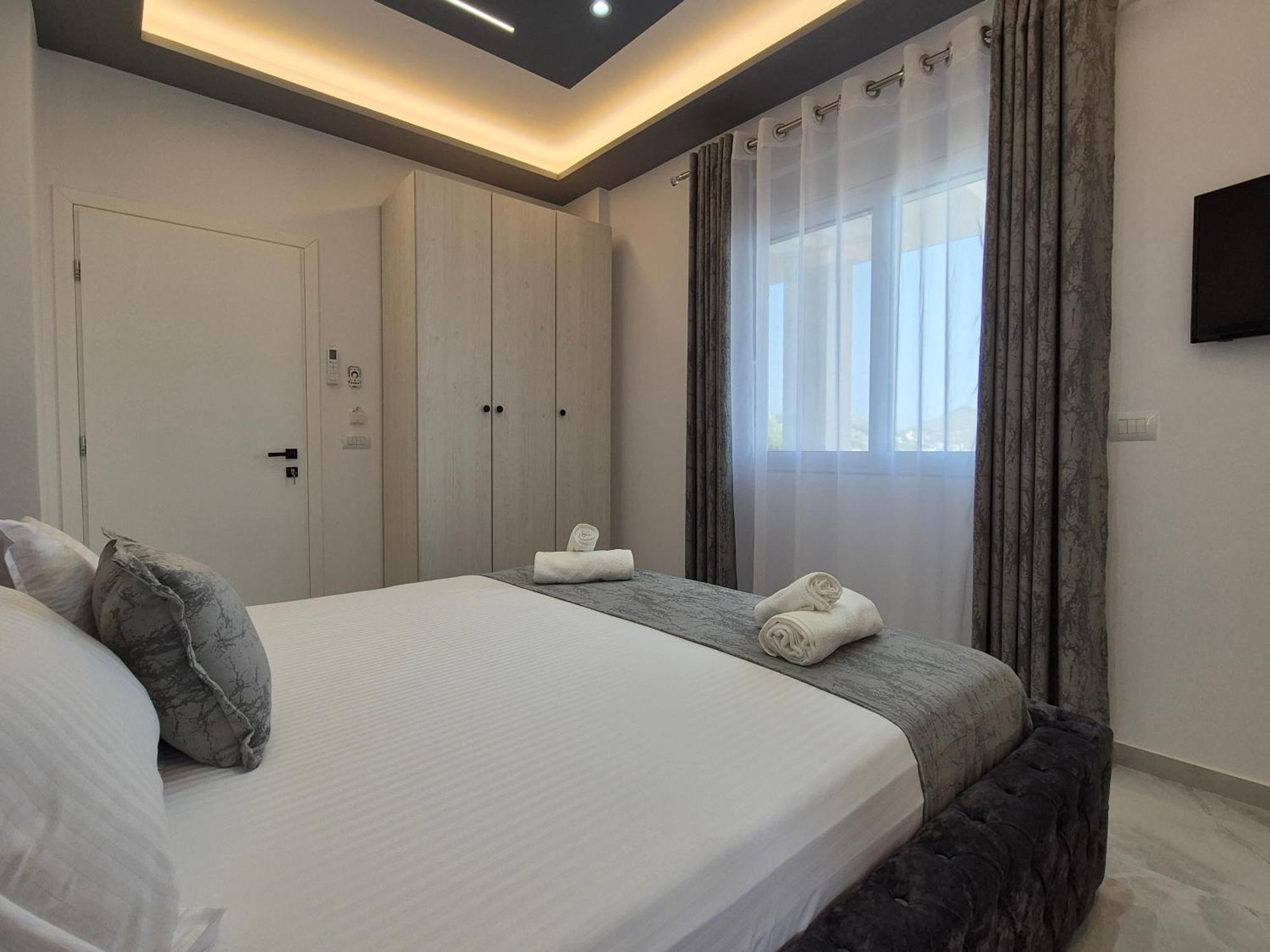 Vila Roxhest Sarandë 外观 照片