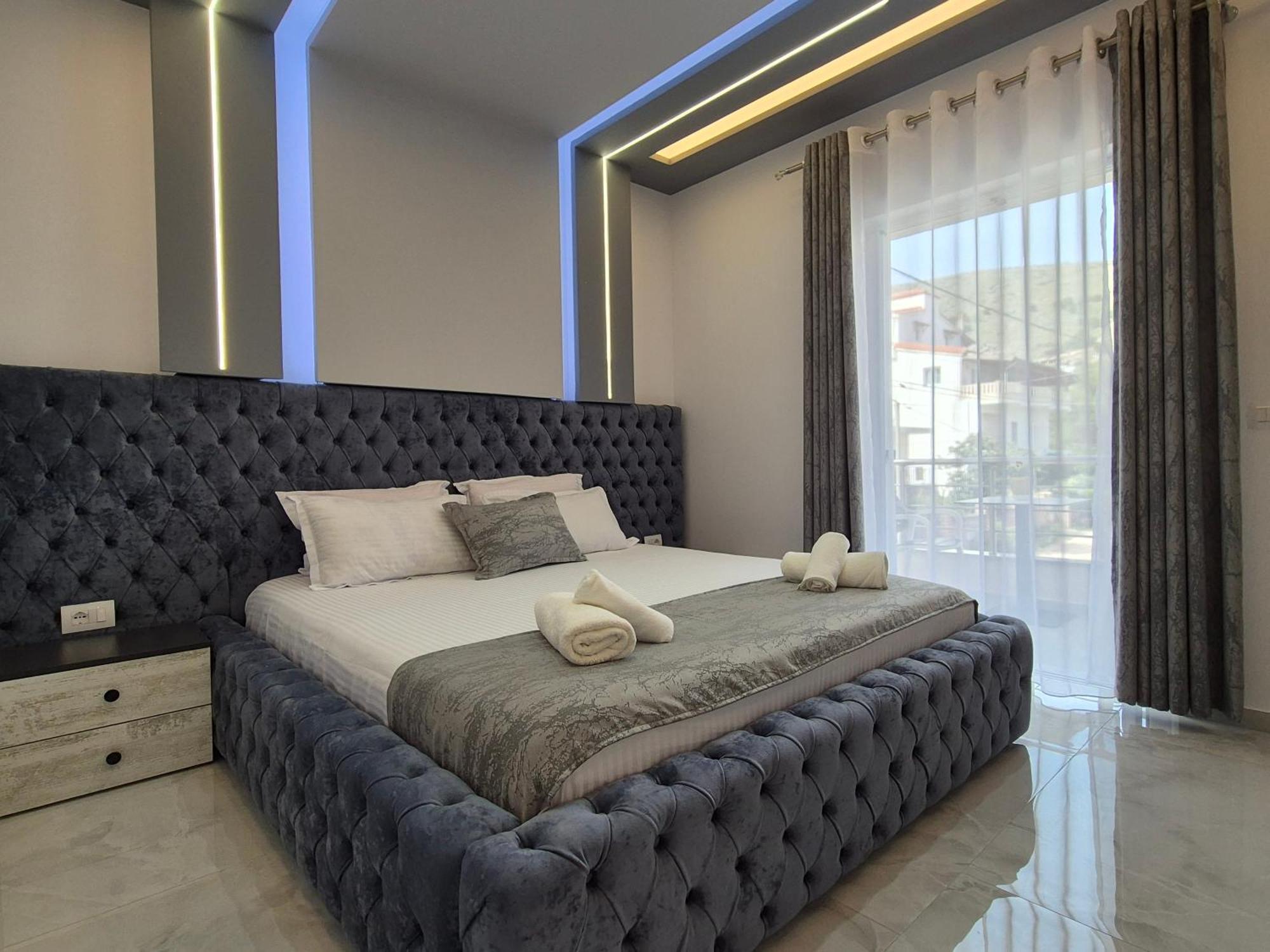 Vila Roxhest Sarandë 外观 照片
