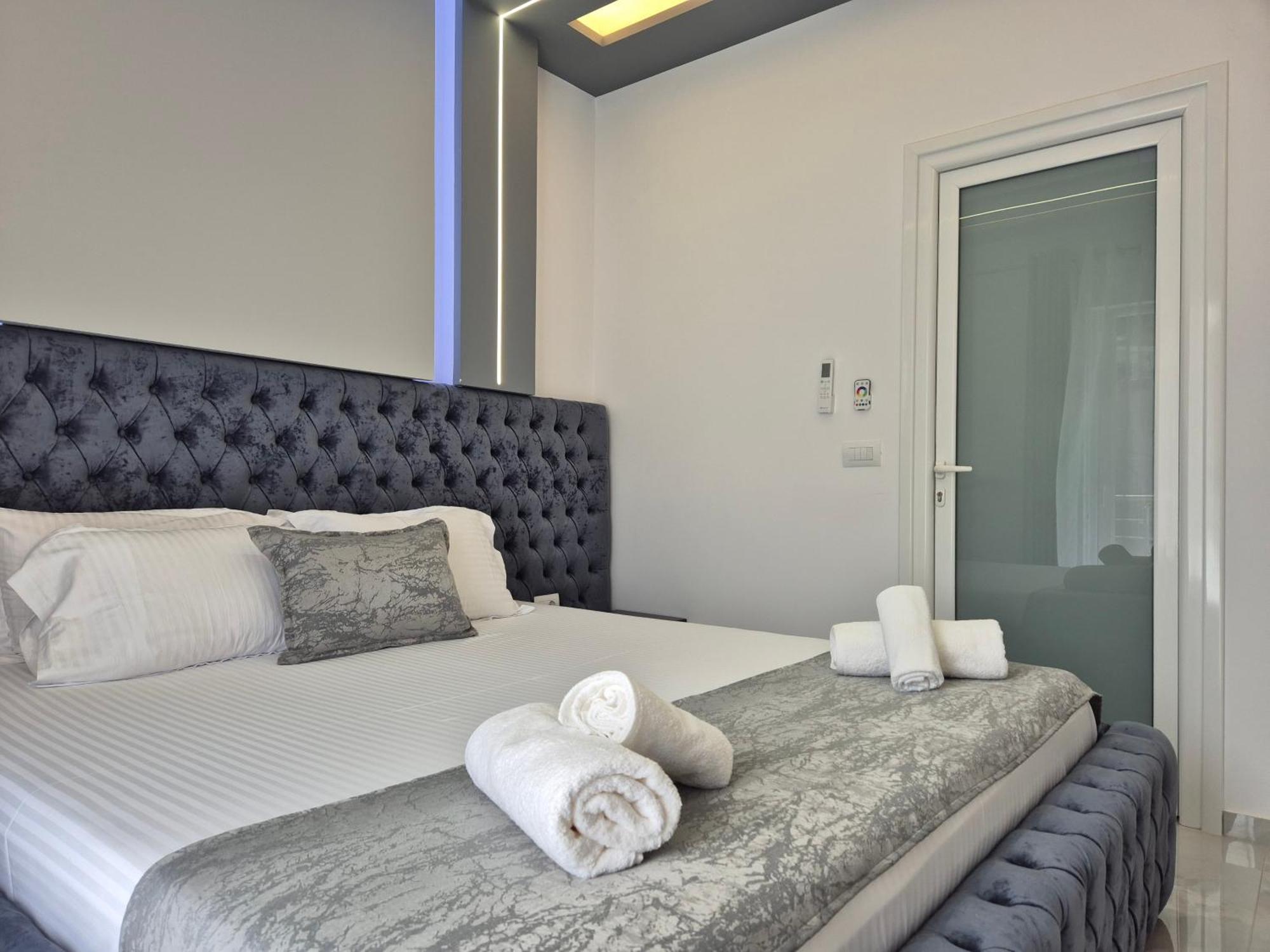 Vila Roxhest Sarandë 外观 照片
