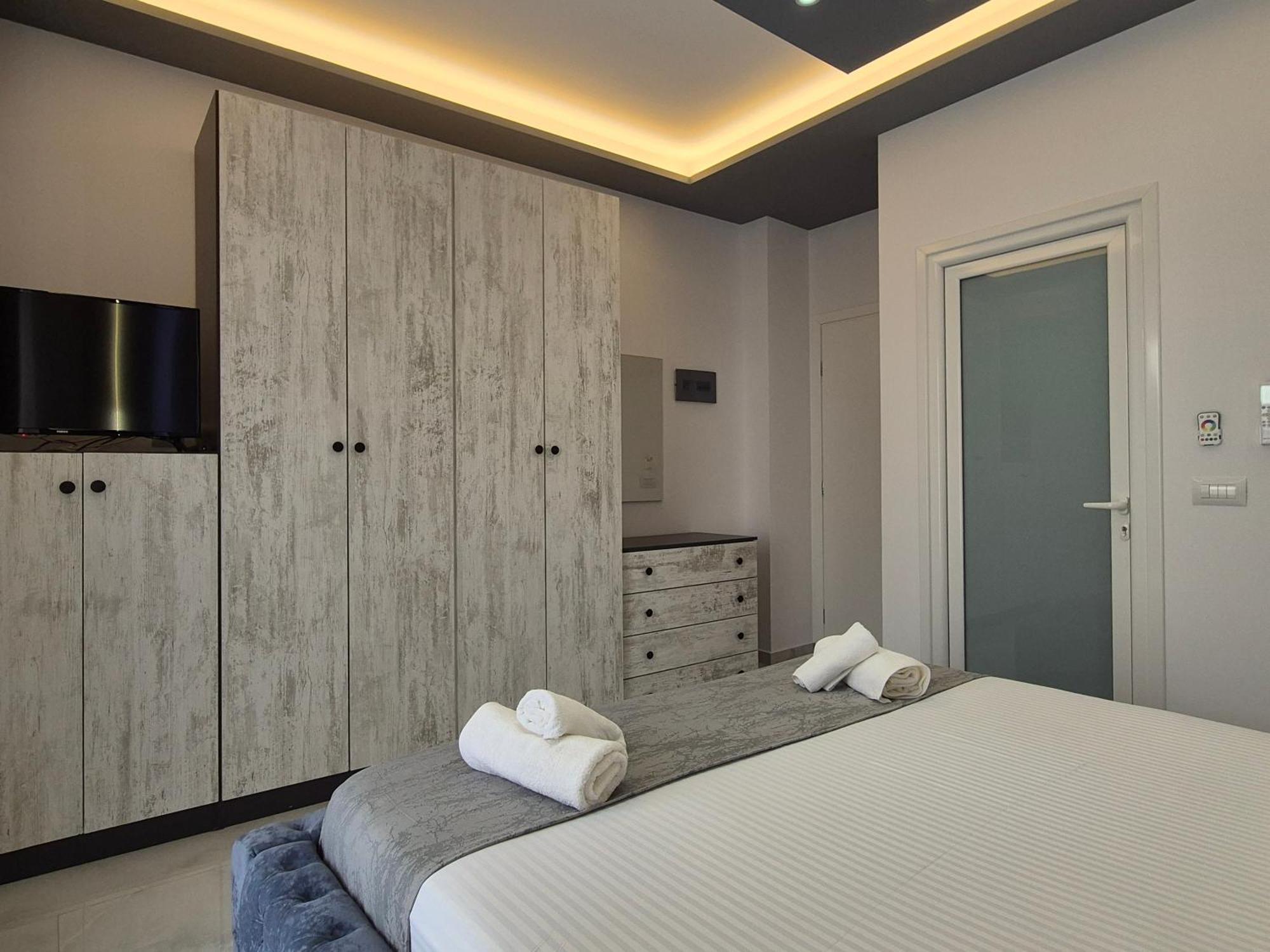Vila Roxhest Sarandë 外观 照片
