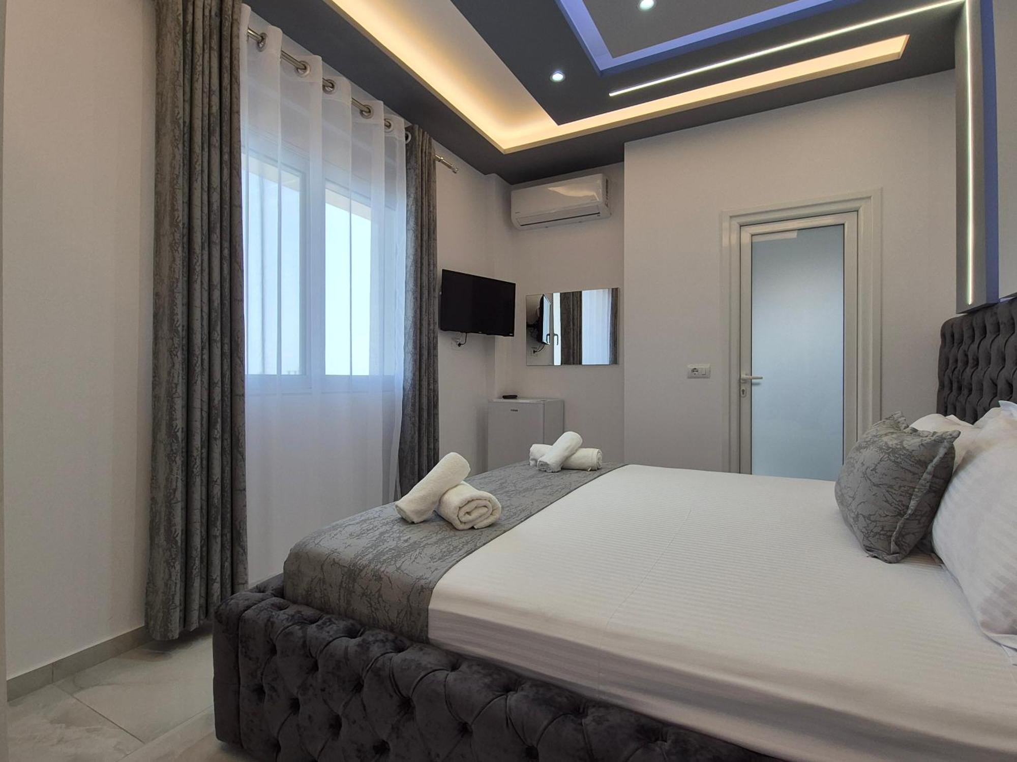 Vila Roxhest Sarandë 外观 照片