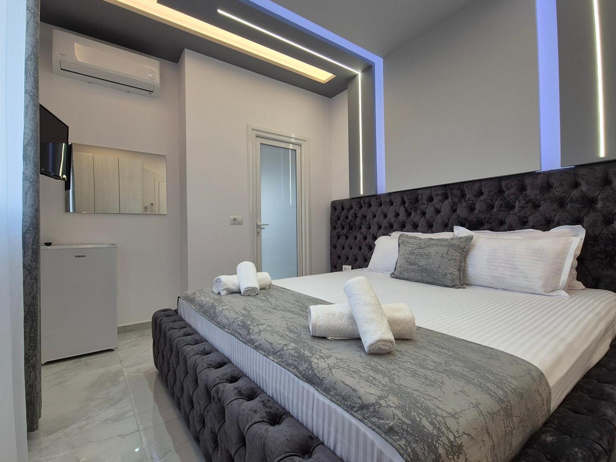 Vila Roxhest Sarandë 外观 照片