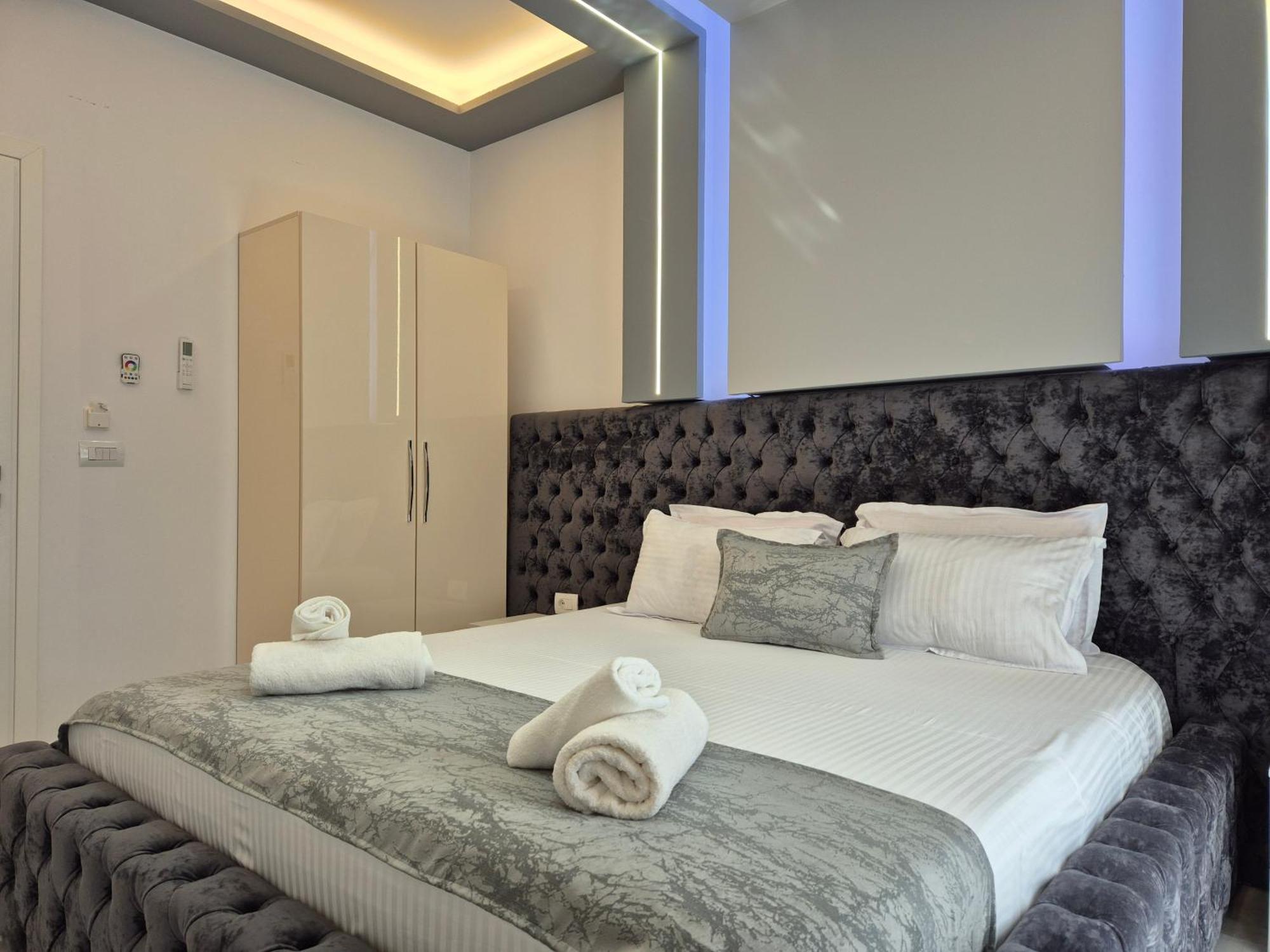 Vila Roxhest Sarandë 外观 照片
