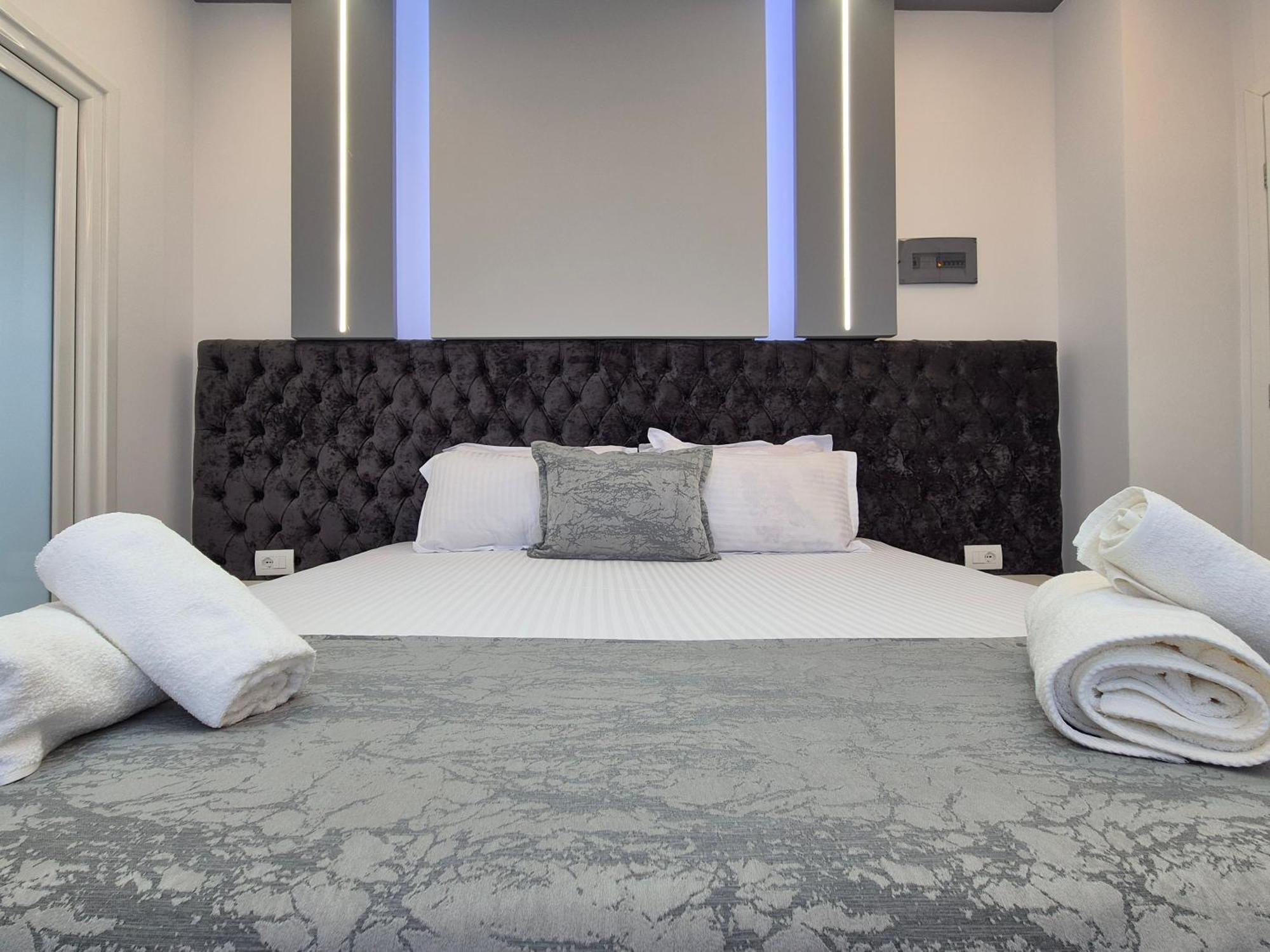 Vila Roxhest Sarandë 外观 照片