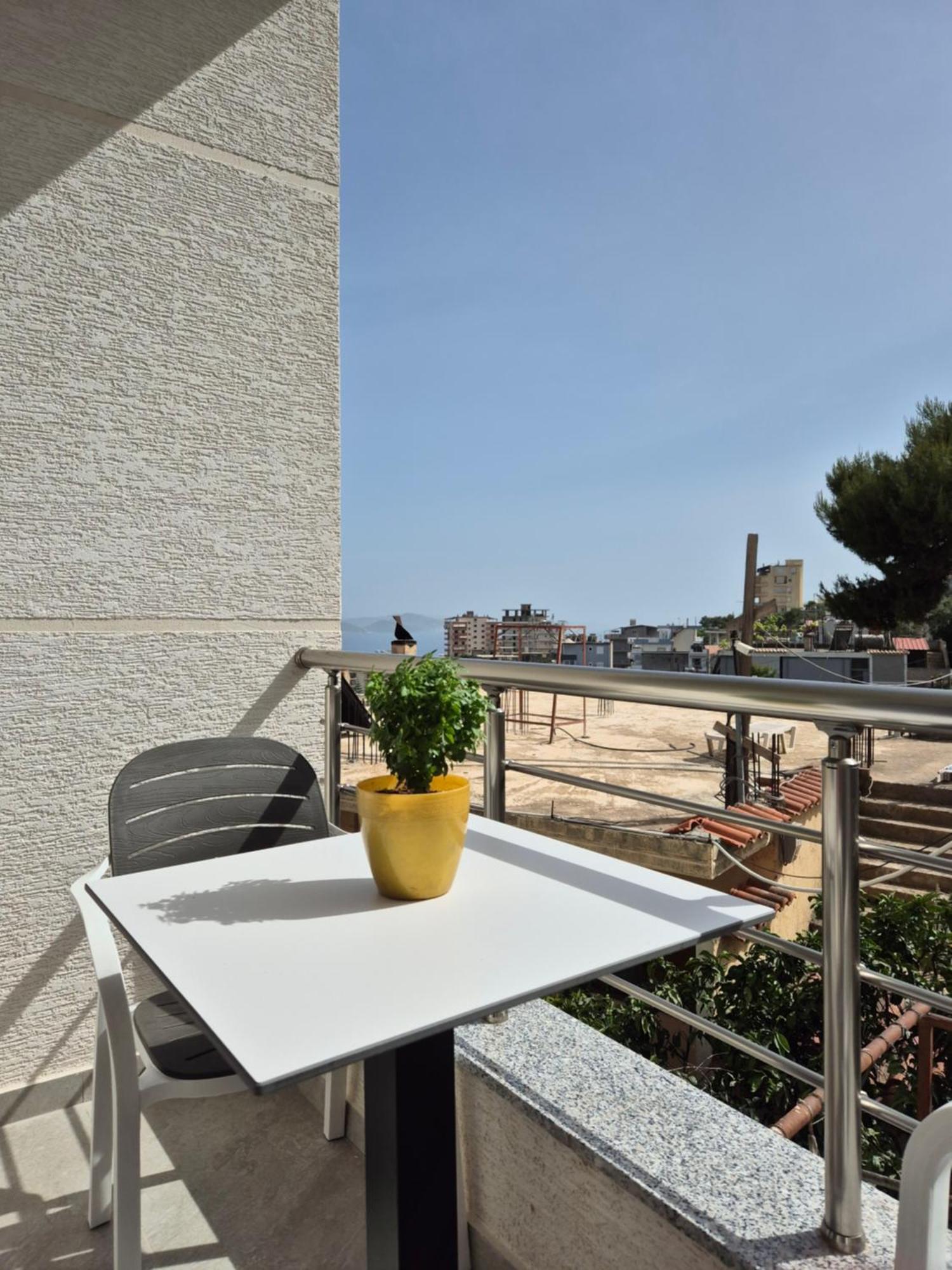 Vila Roxhest Sarandë 外观 照片