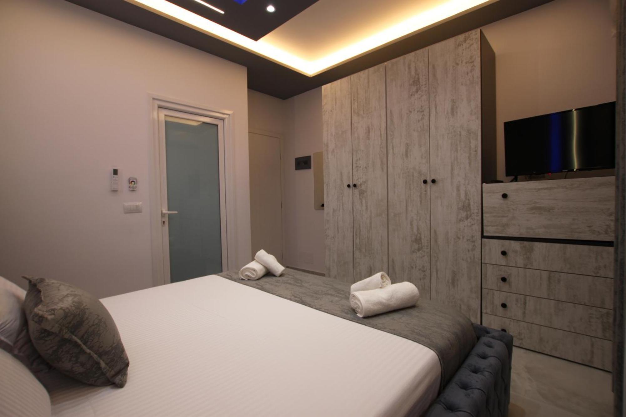 Vila Roxhest Sarandë 外观 照片