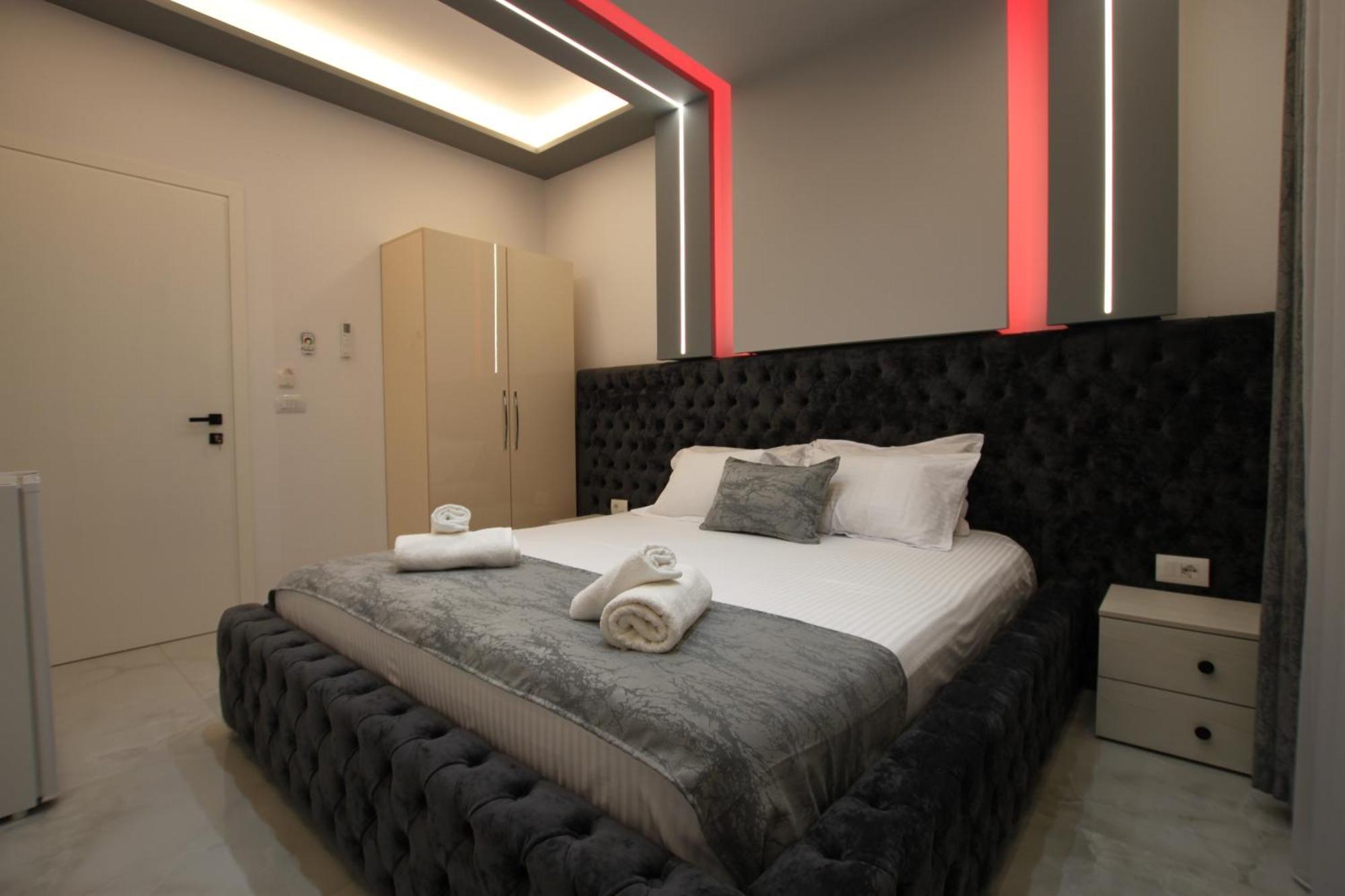 Vila Roxhest Sarandë 外观 照片