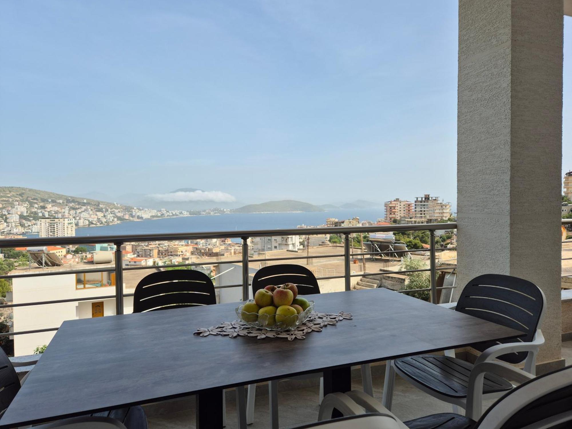 Vila Roxhest Sarandë 外观 照片