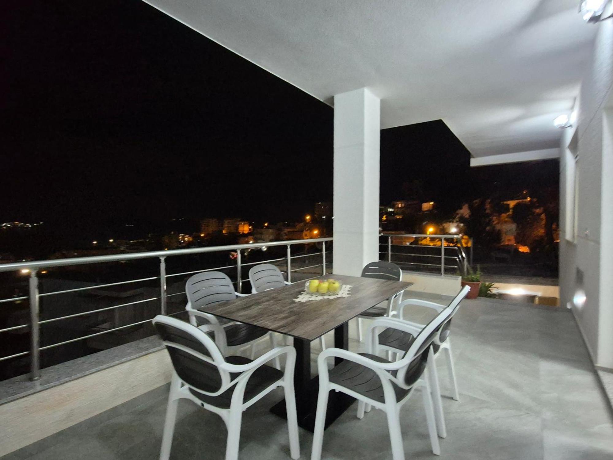 Vila Roxhest Sarandë 外观 照片
