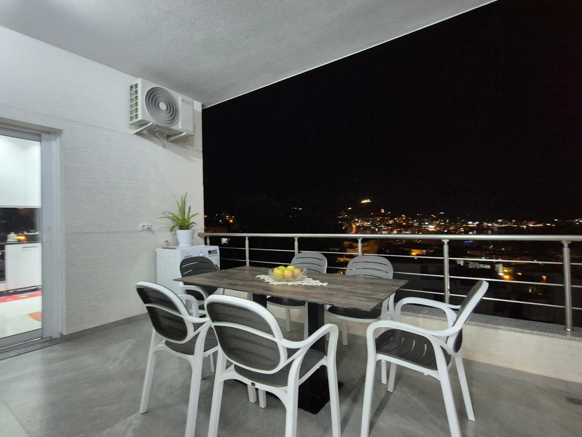 Vila Roxhest Sarandë 外观 照片